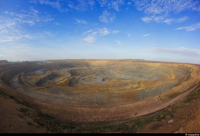 Illustration for article titled Former Soviet Mines Are Like Artificially Constructed Pits Of Hell